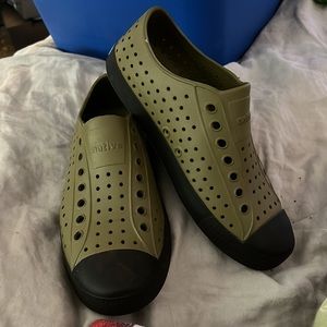 Olive colored NATIVE shoes. Size 7 Men’s, 9 Women’s. Like New.